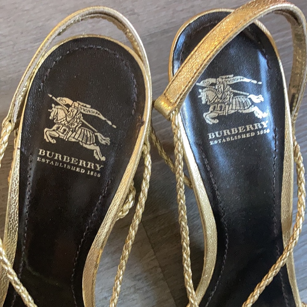 Burberry heels - Picture 3 of 5